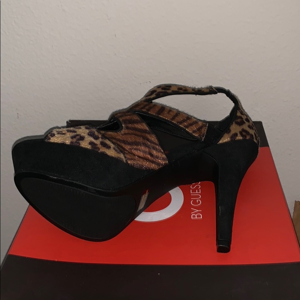Guess Pump - Picture 3 of 4